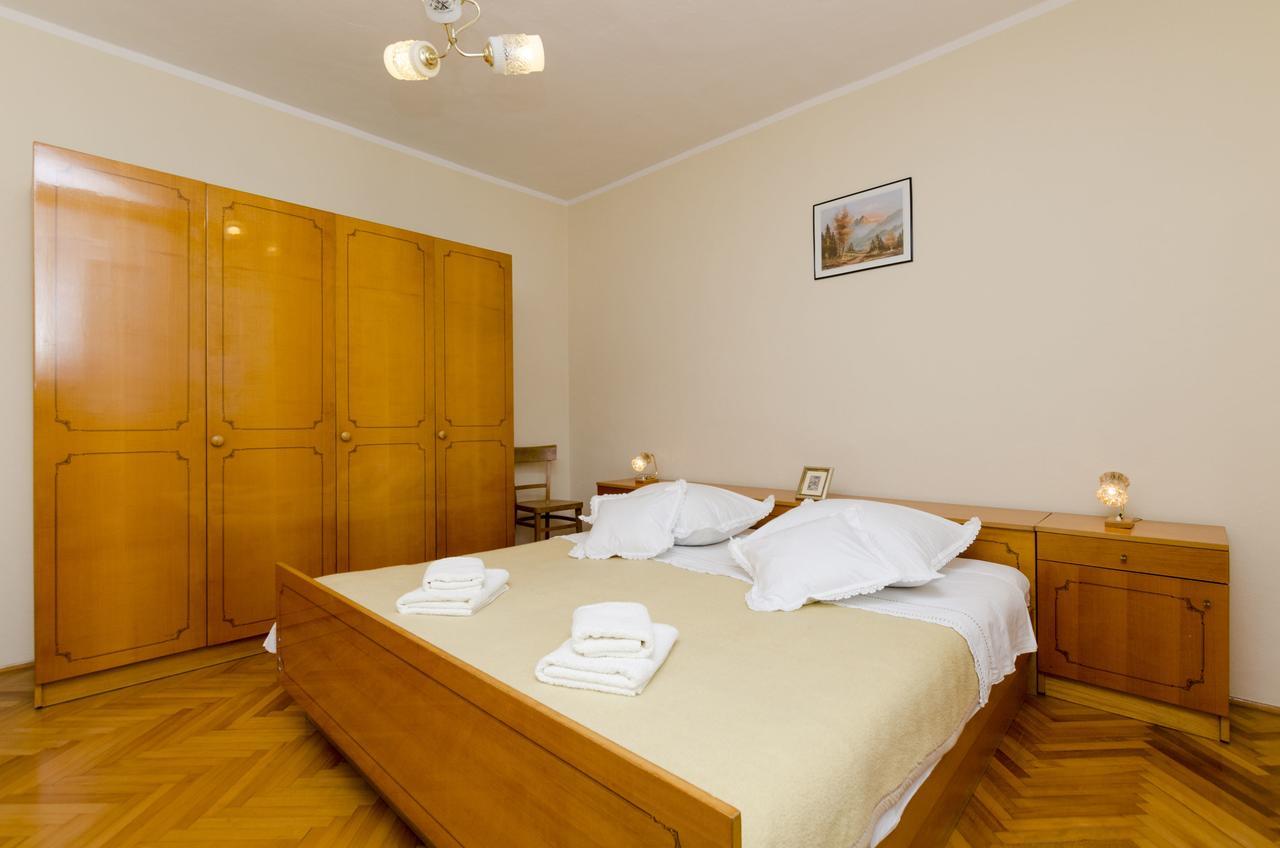 Apartment Antonija Примоштен Экстерьер фото