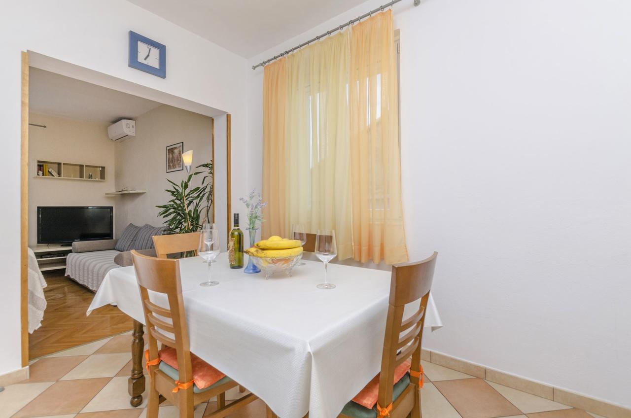 Apartment Antonija Примоштен Экстерьер фото