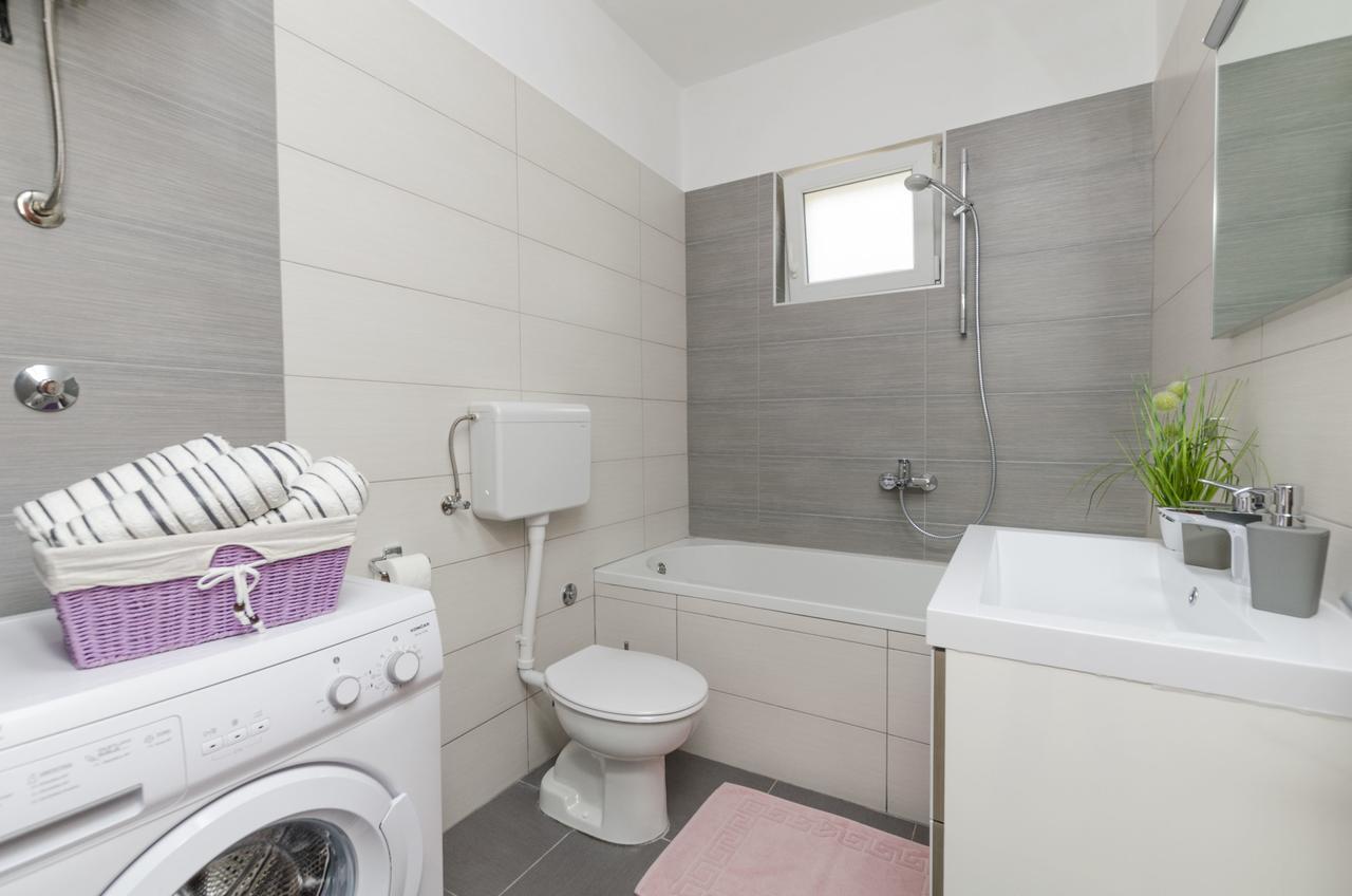 Apartment Antonija Примоштен Экстерьер фото