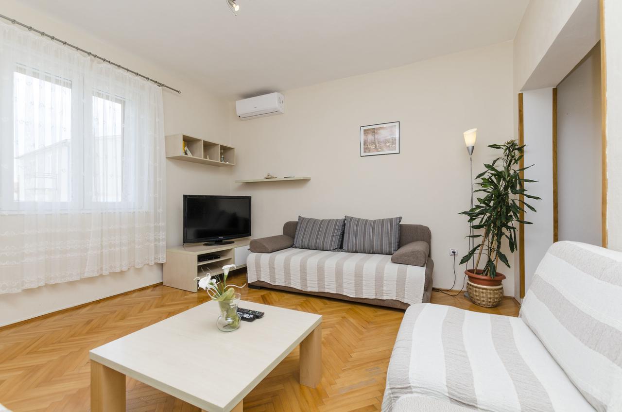 Apartment Antonija Примоштен Экстерьер фото