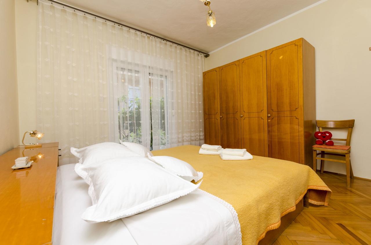 Apartment Antonija Примоштен Экстерьер фото